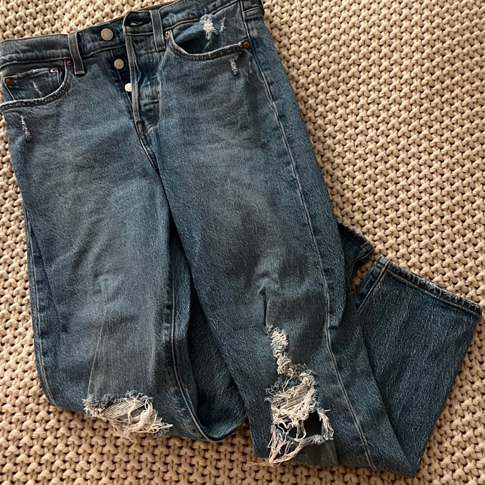 Levi’s - Picture 2 of 5
